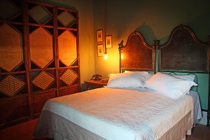 Bedroom with rope ceiling lights