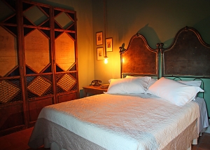 Bedroom with rope ceiling lights