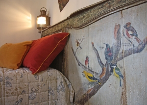 Precious details and exterior views of exclusive villa in Chianti
