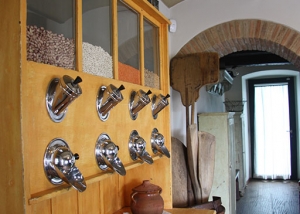 Precious details and exterior views of exclusive villa in Chianti