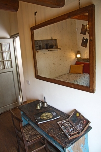 Precious details and exterior views of exclusive villa in Chianti